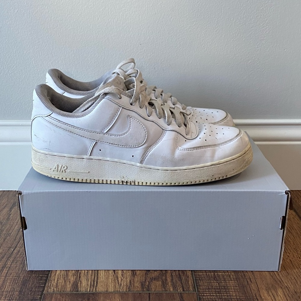 White Nike Airforce 1